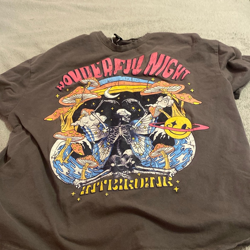 graphic tee